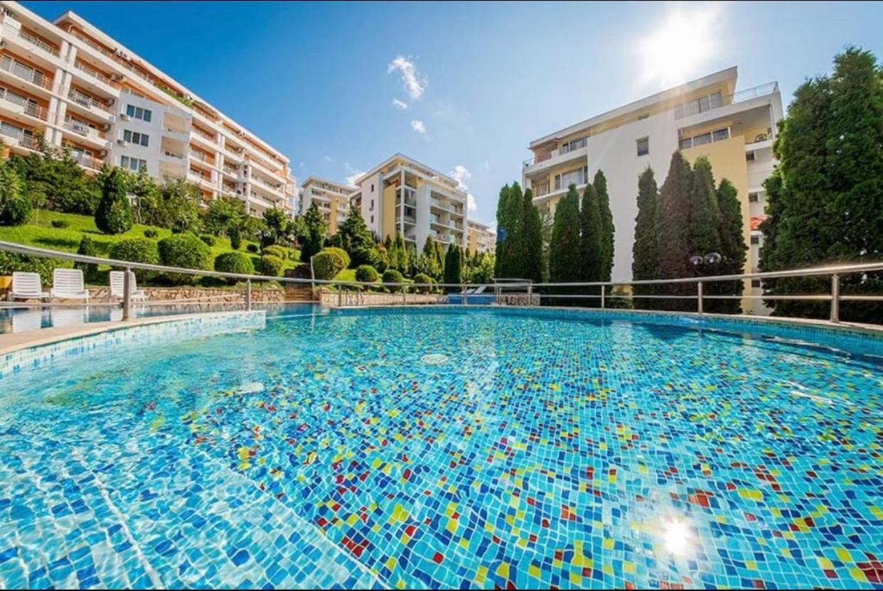 Fort Noks- Marina- Avalonia Apartment Светий Влас Екстер'єр фото
