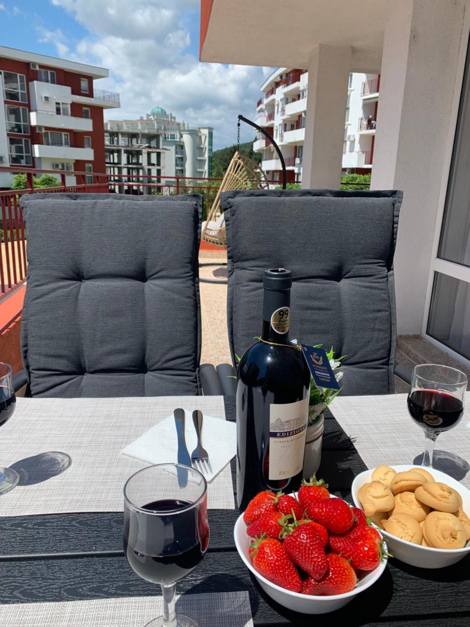 Fort Noks- Marina- Avalonia Apartment Светий Влас Екстер'єр фото